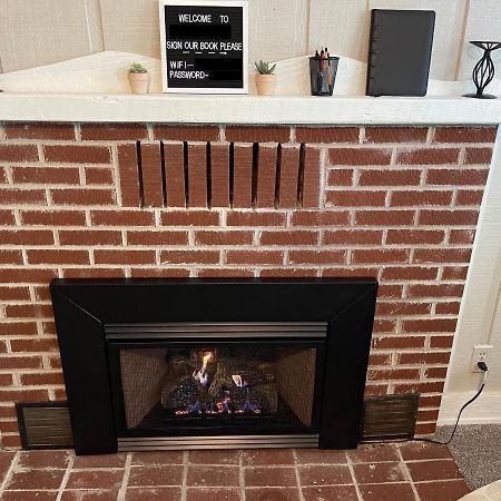 Downtown 2 Bedroom Cottage, Sleeps 6, Walking Distance To Honeywell, Downtown Restaurants, Shopping Wabash Extérieur photo