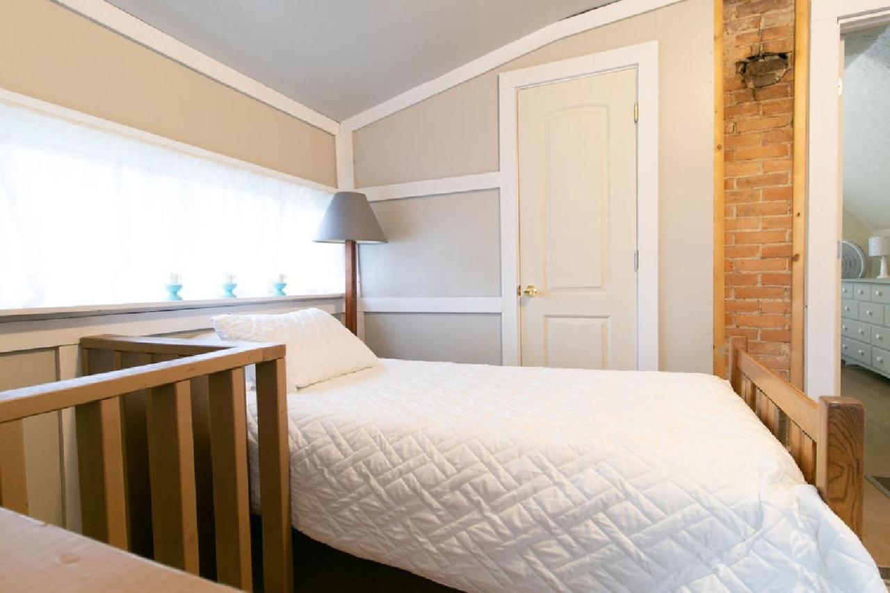 Downtown 2 Bedroom Cottage, Sleeps 6, Walking Distance To Honeywell, Downtown Restaurants, Shopping Wabash Extérieur photo