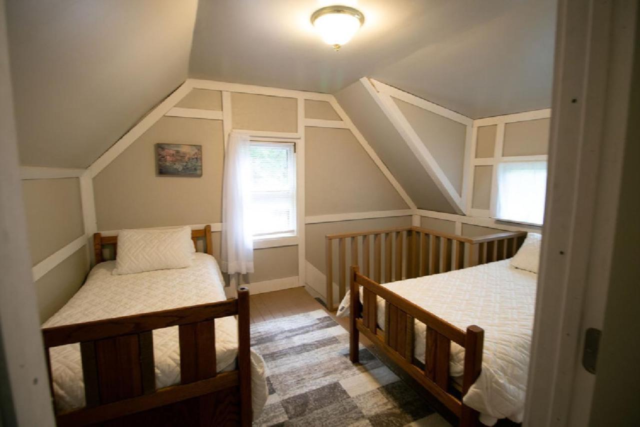 Downtown 2 Bedroom Cottage, Sleeps 6, Walking Distance To Honeywell, Downtown Restaurants, Shopping Wabash Extérieur photo