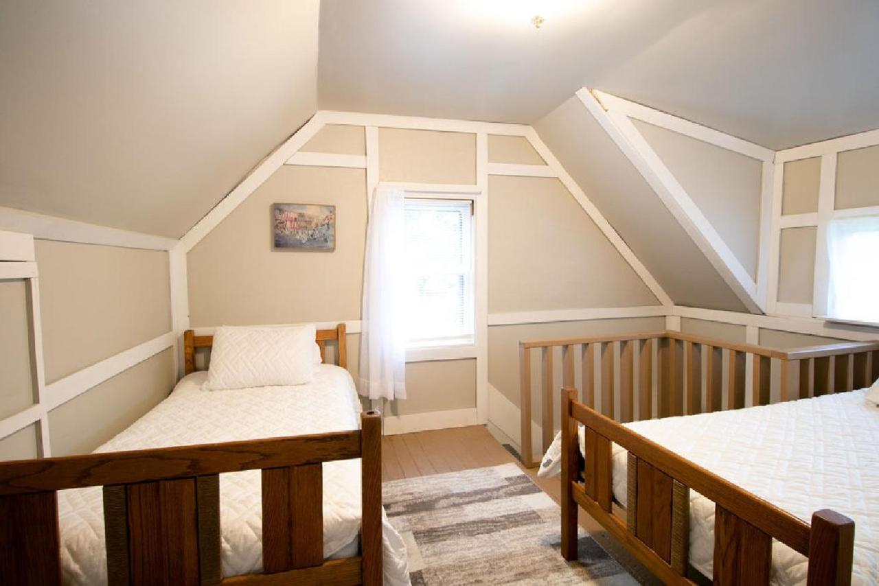 Downtown 2 Bedroom Cottage, Sleeps 6, Walking Distance To Honeywell, Downtown Restaurants, Shopping Wabash Extérieur photo