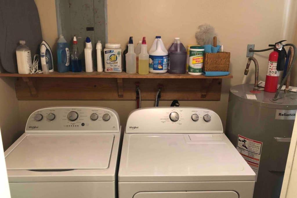 Downtown 2 Bedroom Cottage, Sleeps 6, Walking Distance To Honeywell, Downtown Restaurants, Shopping Wabash Extérieur photo