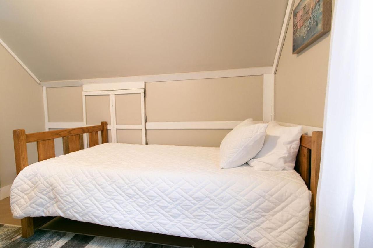Downtown 2 Bedroom Cottage, Sleeps 6, Walking Distance To Honeywell, Downtown Restaurants, Shopping Wabash Extérieur photo