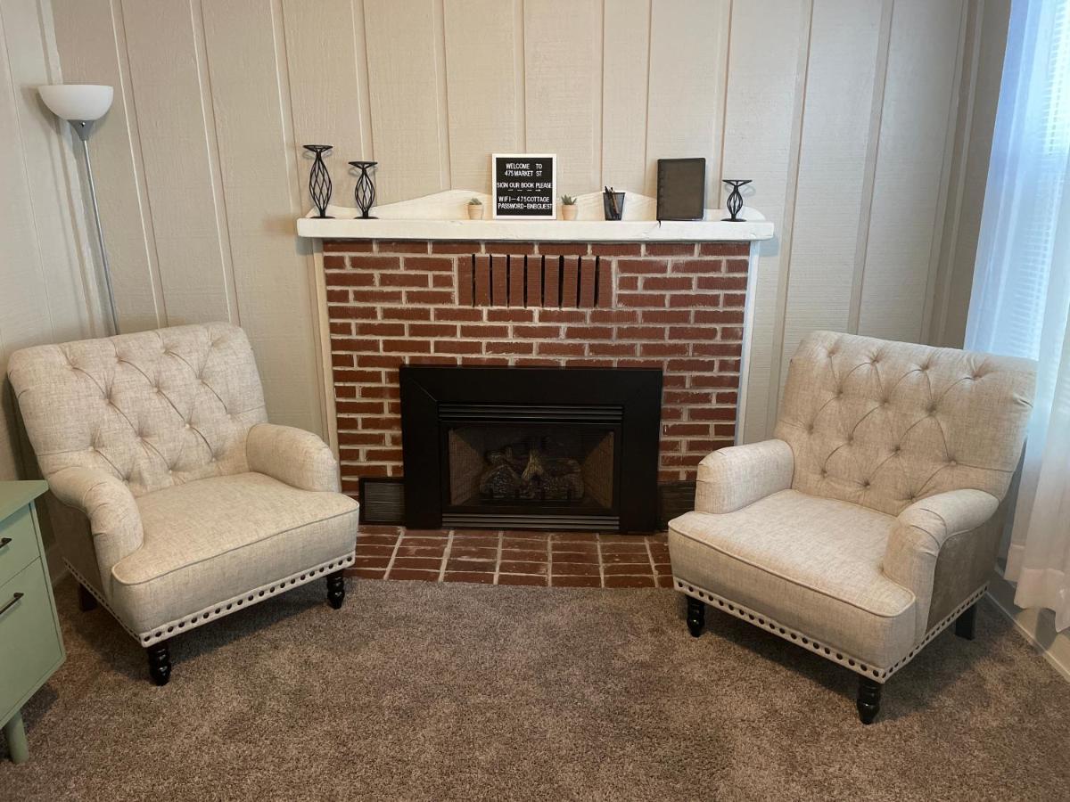 Downtown 2 Bedroom Cottage, Sleeps 6, Walking Distance To Honeywell, Downtown Restaurants, Shopping Wabash Extérieur photo